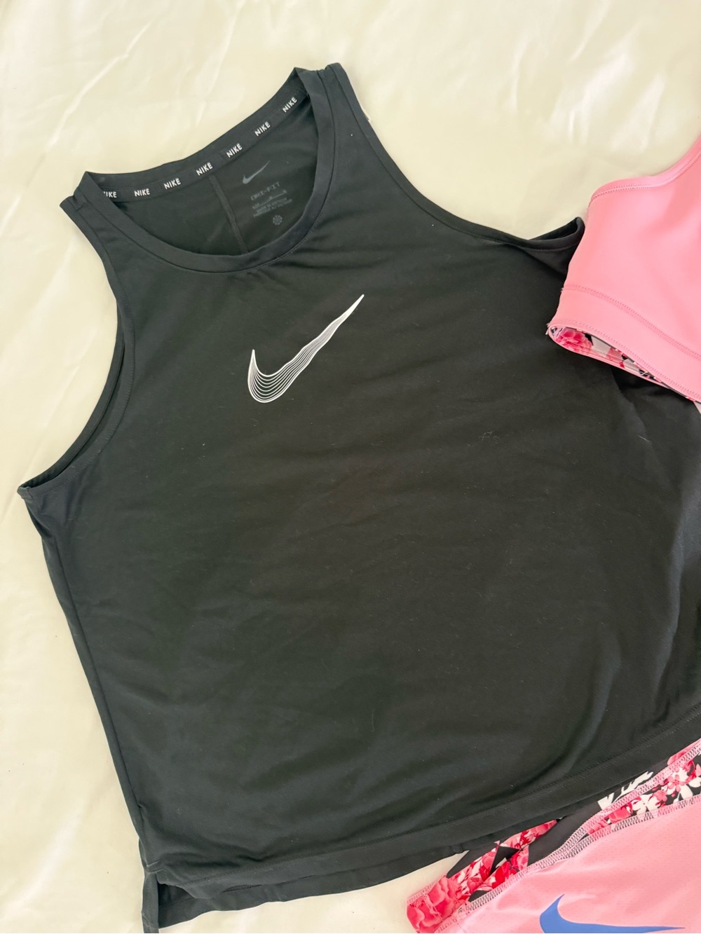 Girls Nike Pink Sports Bra, Black Tank & Pink Floral Leggings Sz L 12-14 - Picture 9 of 9